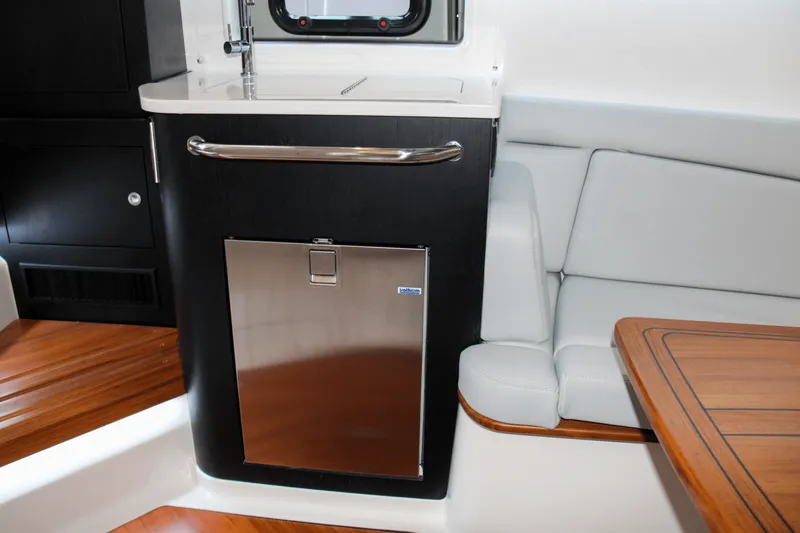 Slide: The Image of Boston Whaler 380 Realm 2025 - 51