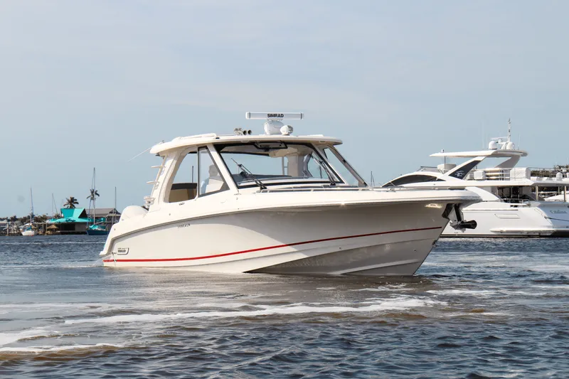 Slide: The Image of Boston Whaler 380 Realm 2025 - 8