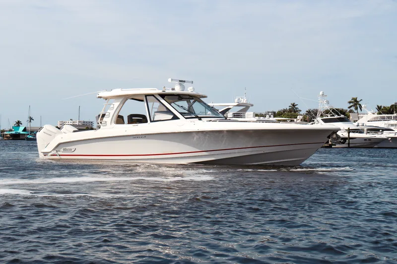 Slide: The Image of Boston Whaler 380 Realm 2025 - 9