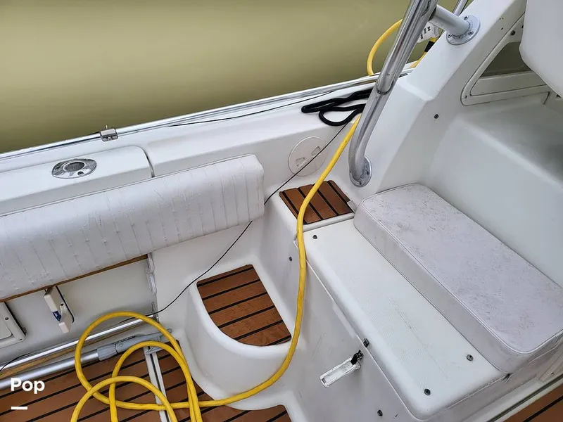 Slide: The Image of Hydra-Sports Vector 2800 Walkaround 2003 - 12399962