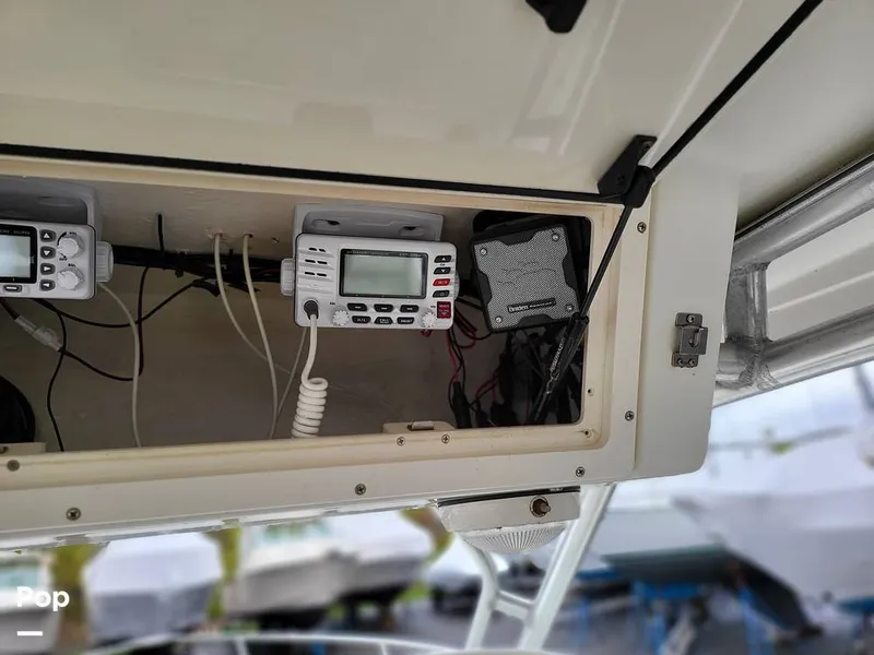 Slide: The Image of Hydra-Sports Vector 2800 Walkaround 2003 - 12399913