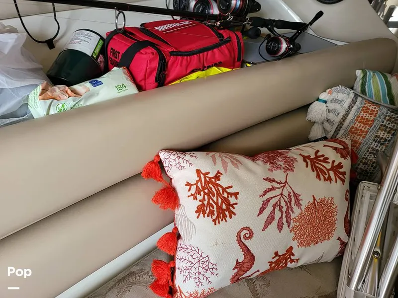 Slide: The Image of Hydra-Sports Vector 2800 Walkaround 2003 - 12399954