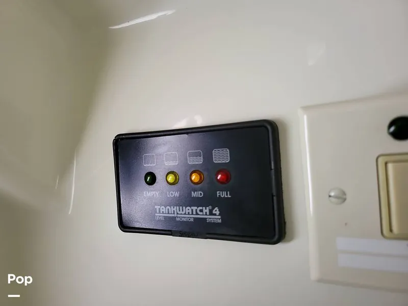 Slide: The Image of Hydra-Sports Vector 2800 Walkaround 2003 - 12399948