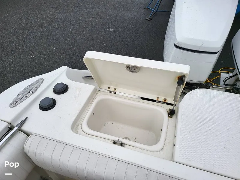 Slide: The Image of Hydra-Sports Vector 2800 Walkaround 2003 - 12399970