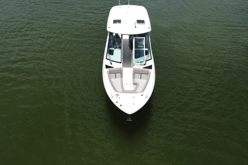 Slide: The Image of Boston Whaler 330 Vantage 2025 - 23