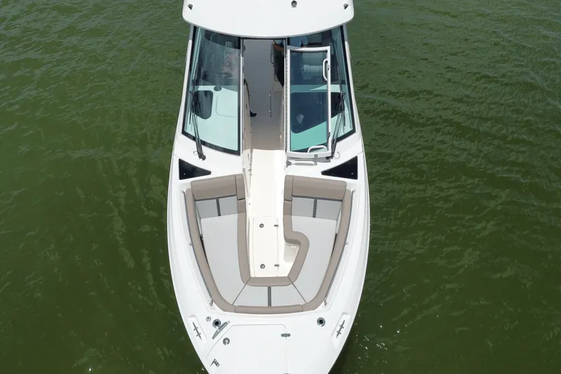 Slide: The Image of Boston Whaler 330 Vantage 2025 - 25