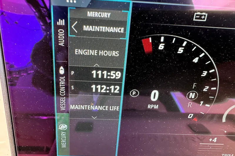 Slide: The Image of Boston Whaler 330 Outrage 2018 - 13