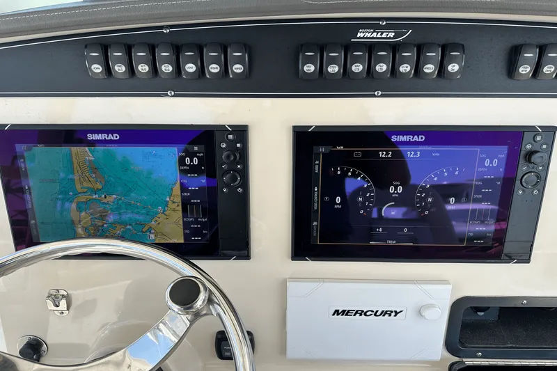 Slide: The Image of Boston Whaler 330 Outrage 2018 - 14