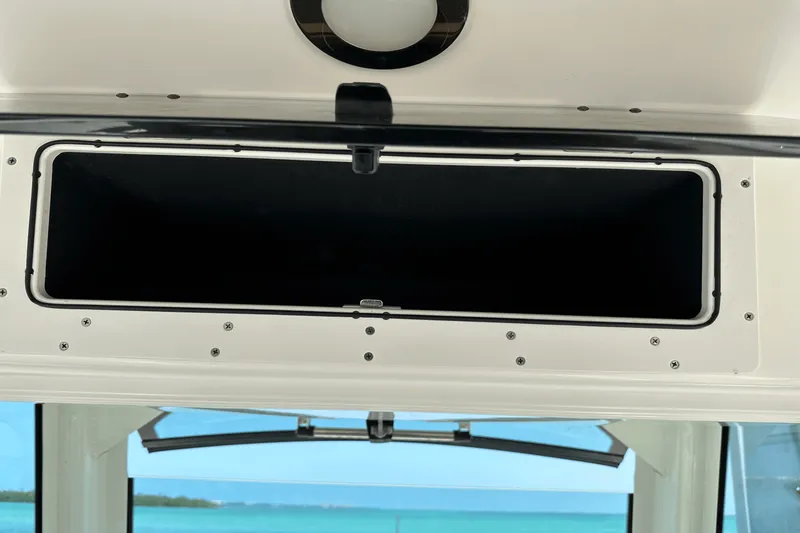 Slide: The Image of Boston Whaler 330 Outrage 2018 - 19