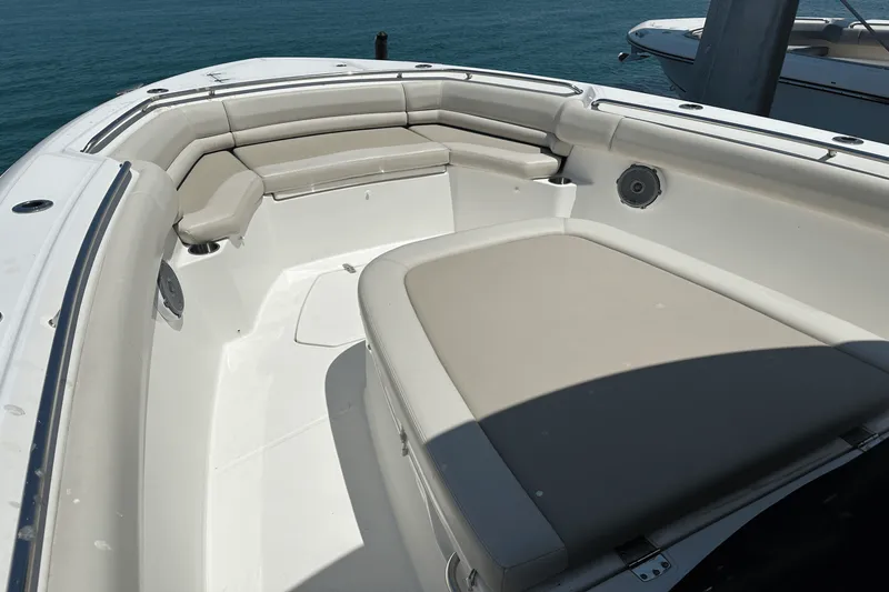 Slide: The Image of Boston Whaler 330 Outrage 2018 - 23