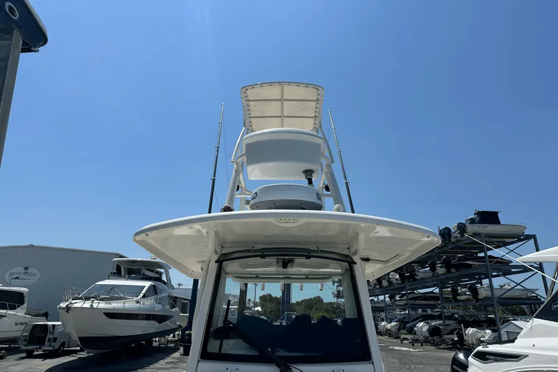 Slide: The Image of Boston Whaler 330 Outrage 2018 - 25