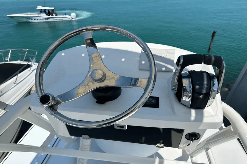 Slide: The Image of Boston Whaler 330 Outrage 2018 - 27