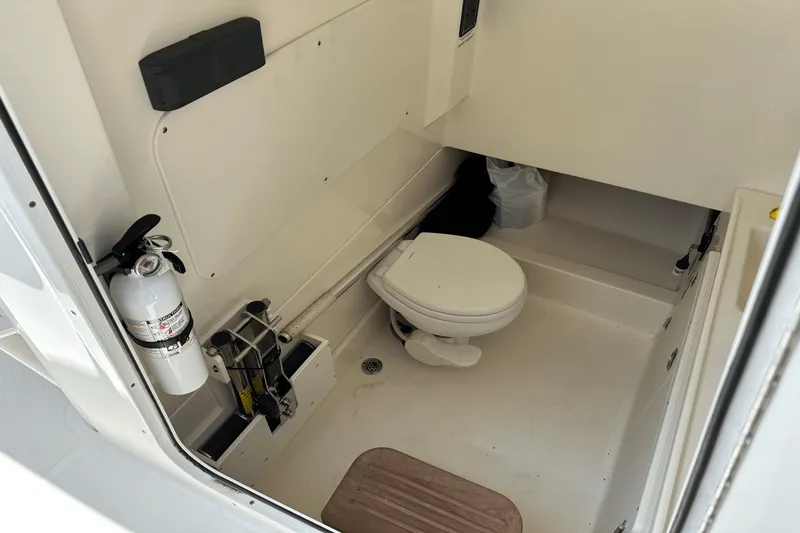 Slide: The Image of Boston Whaler 330 Outrage 2018 - 29