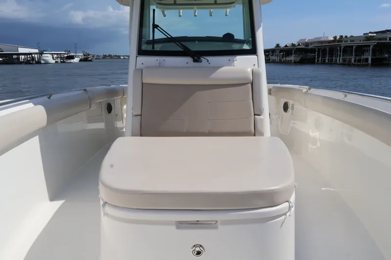 Slide: The Image of Boston Whaler 330 Outrage 2018 - 38