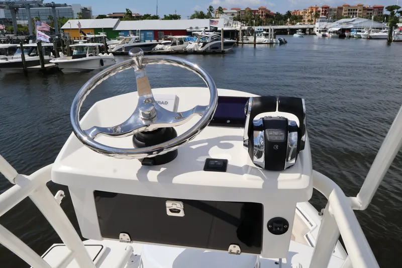 Slide: The Image of Boston Whaler 330 Outrage 2018 - 43