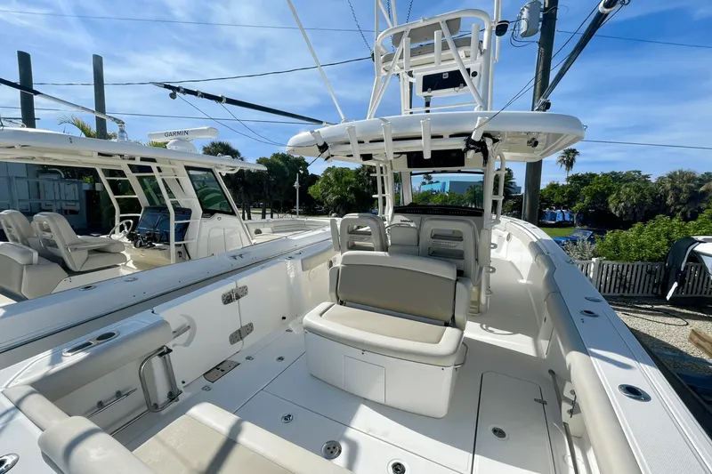 Slide: The Image of Boston Whaler 330 Outrage 2018 - 5