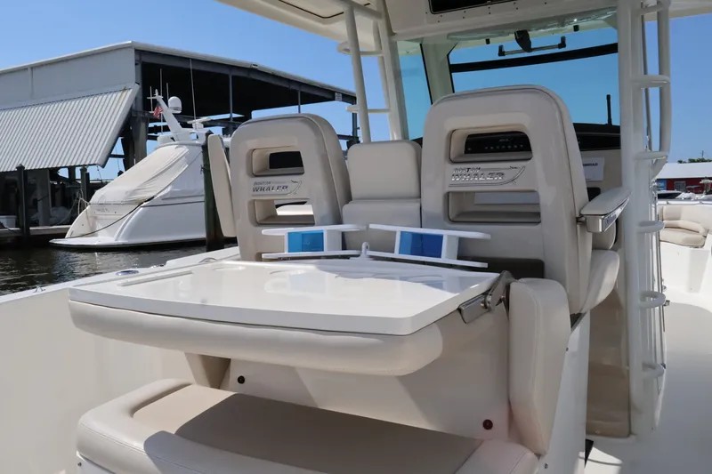Slide: The Image of Boston Whaler 330 Outrage 2018 - 19