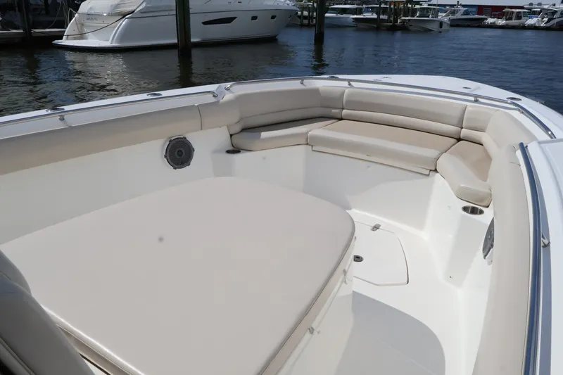 Slide: The Image of Boston Whaler 330 Outrage 2018 - 37