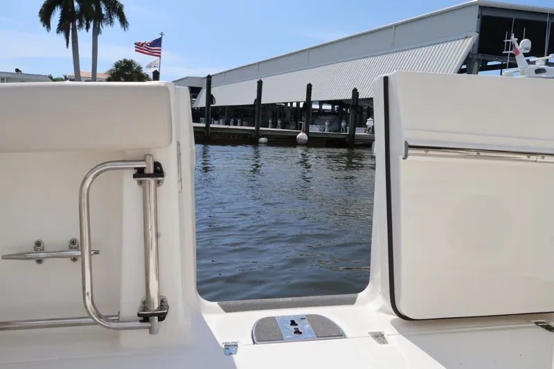 Slide: The Image of Boston Whaler 330 Outrage 2018 - 17
