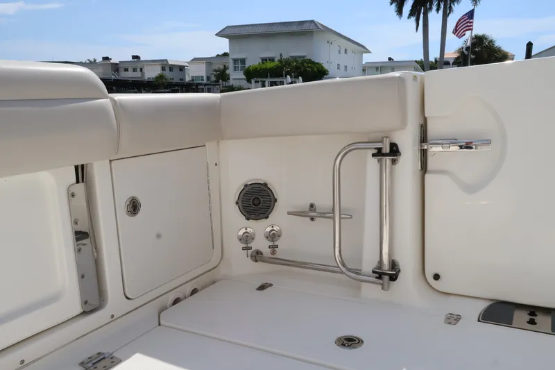 Slide: The Image of Boston Whaler 330 Outrage 2018 - 16
