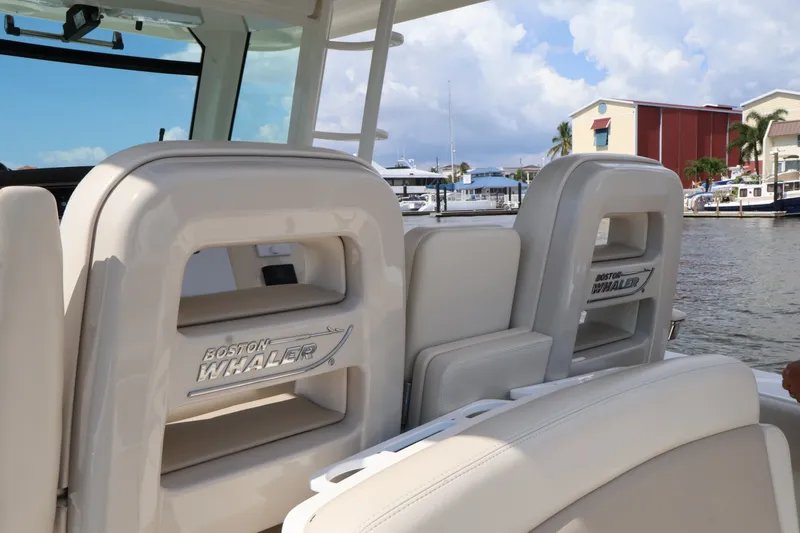 Slide: The Image of Boston Whaler 330 Outrage 2018 - 20