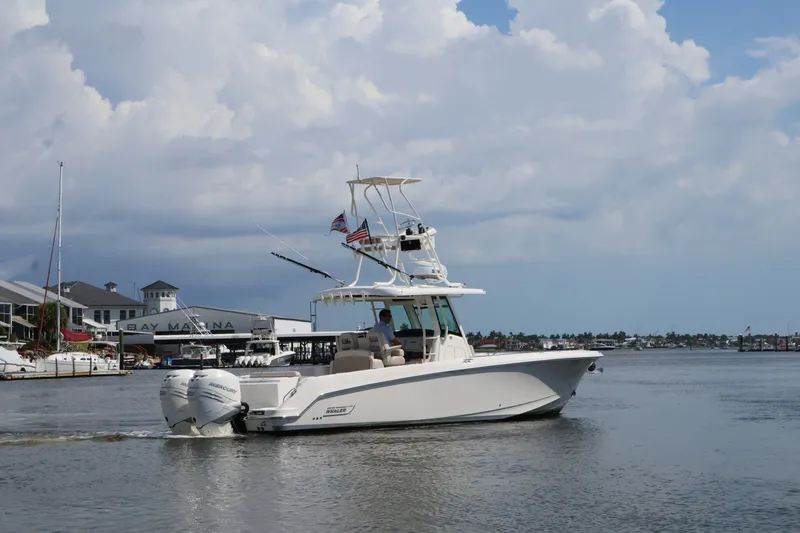 Slide: The Image of Boston Whaler 330 Outrage 2018 - 6