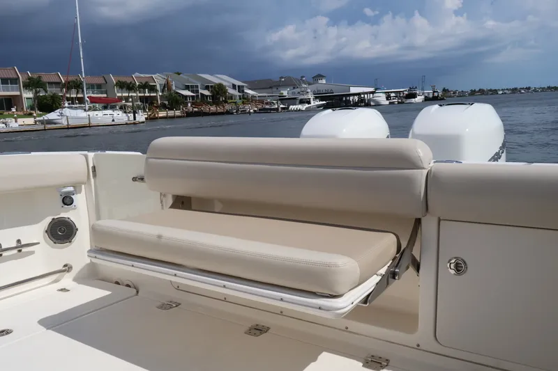 Slide: The Image of Boston Whaler 330 Outrage 2018 - 21