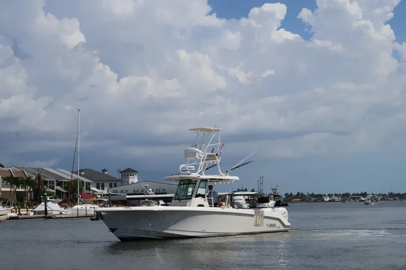 Slide: The Image of Boston Whaler 330 Outrage 2018 - 11