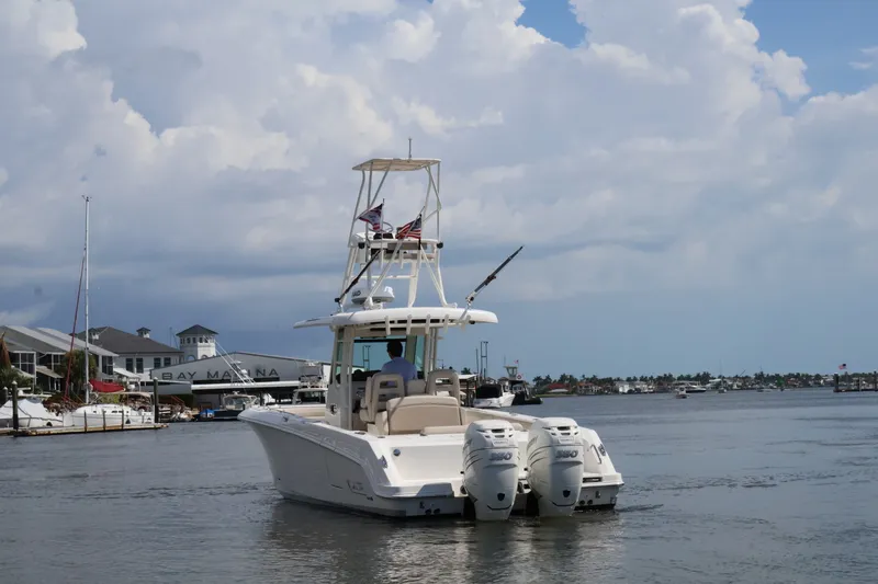 Slide: The Image of Boston Whaler 330 Outrage 2018 - 10