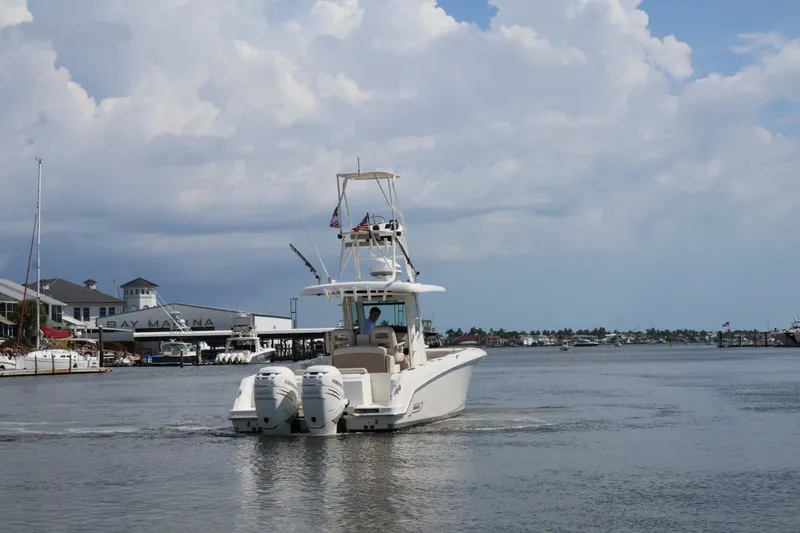 Slide: The Image of Boston Whaler 330 Outrage 2018 - 8