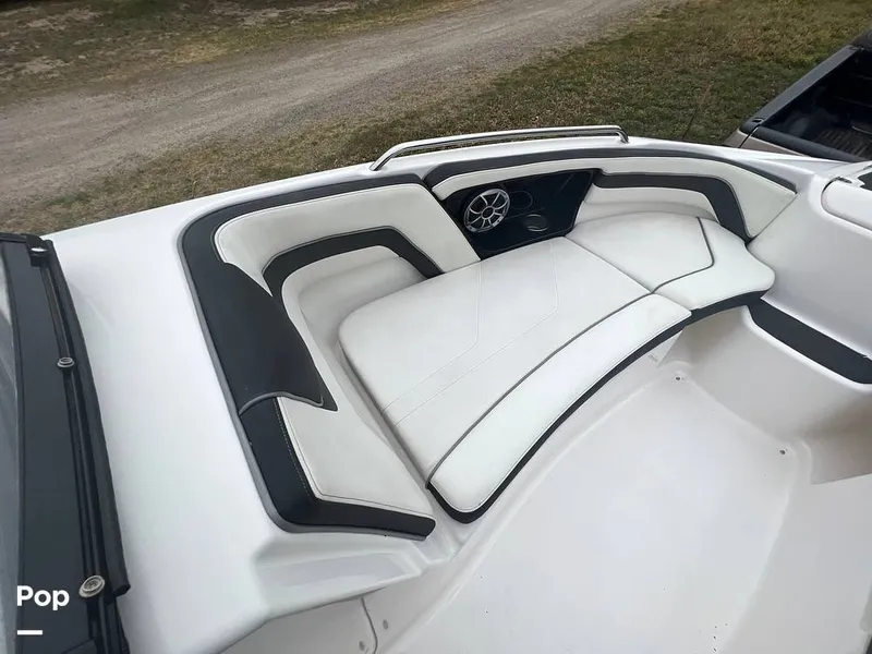 Slide: The Image of Passenger Seating With Storage - 12339540