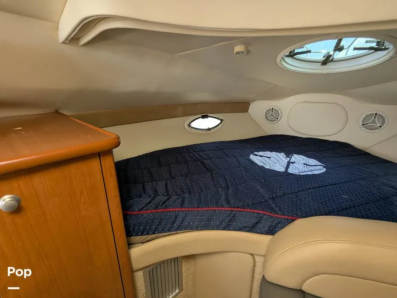 Slide: The Image of V Berth - 15710813