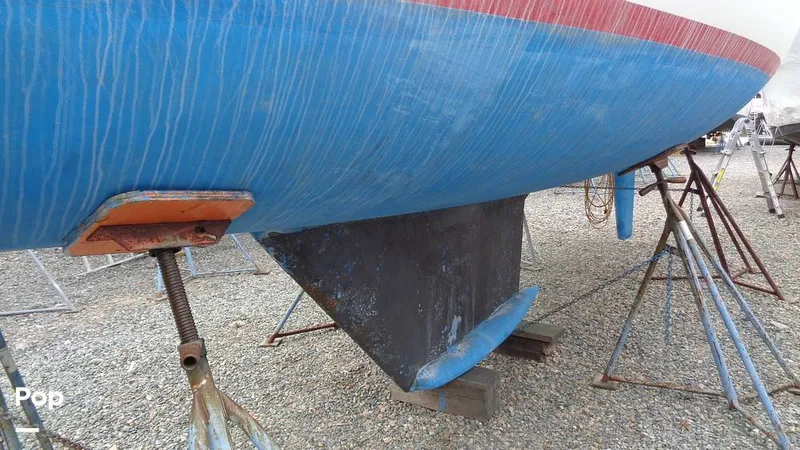 Slide: The Image of Hunter 31 1983 - 12168288