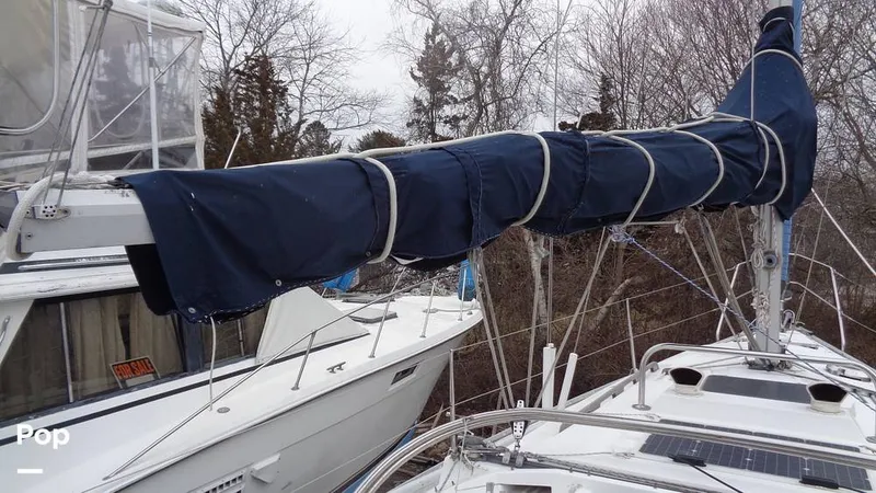 Slide: The Image of Hunter 31 1983 - 12168300