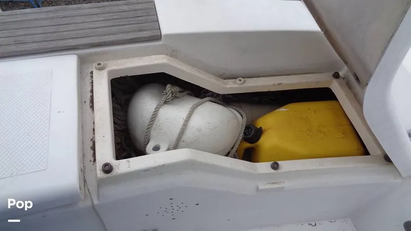 Slide: The Image of Hunter 31 1983 - 12168302