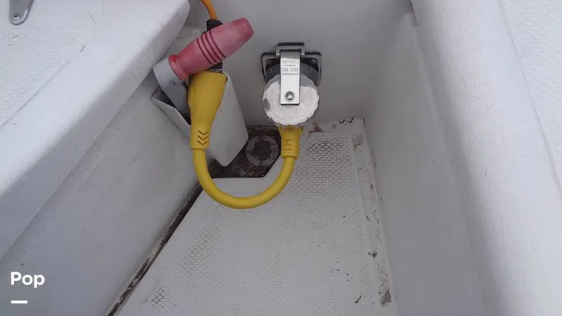 Slide: The Image of Hunter 31 1983 - 12168307