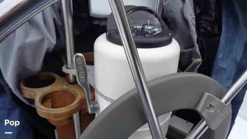 Slide: The Image of Hunter 31 1983 - 12168310