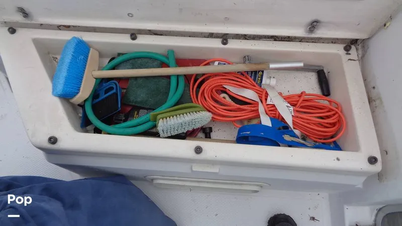 Slide: The Image of Hunter 31 1983 - 12168314