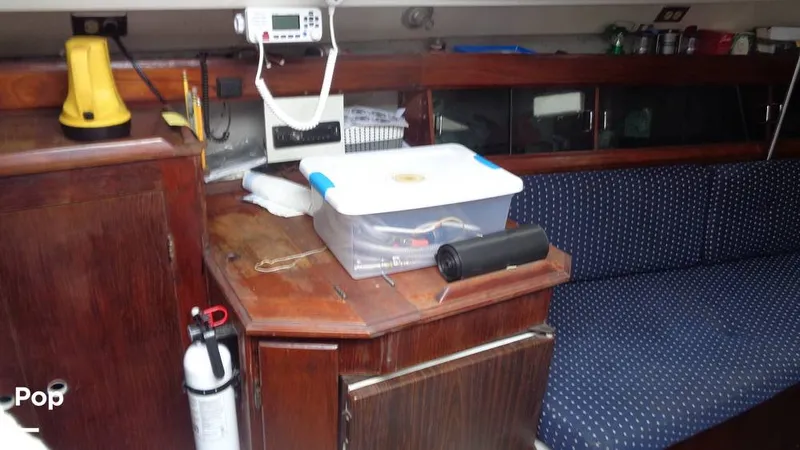 Slide: The Image of Hunter 31 1983 - 12168320