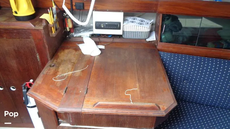 Slide: The Image of Hunter 31 1983 - 12168325