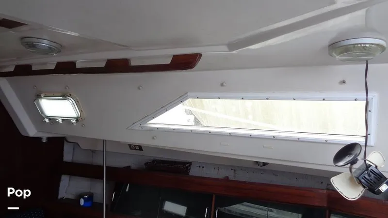 Slide: The Image of Hunter 31 1983 - 12168329