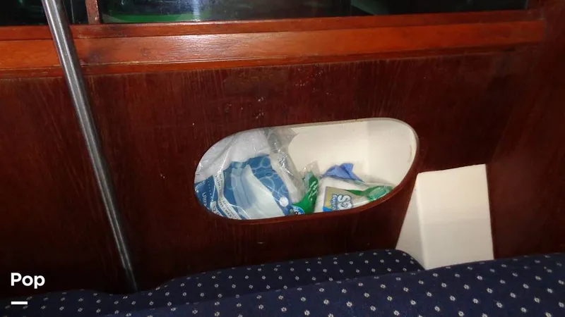 Slide: The Image of Hunter 31 1983 - 12168338