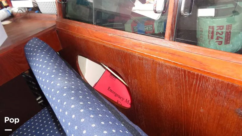 Slide: The Image of Hunter 31 1983 - 12168339