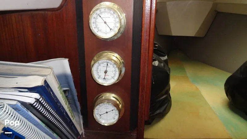 Slide: The Image of Hunter 31 1983 - 12168343