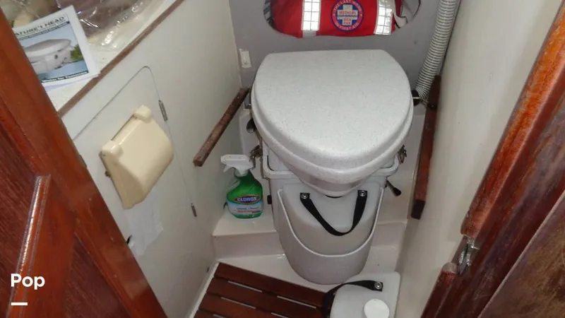 Slide: The Image of Hunter 31 1983 - 12168344