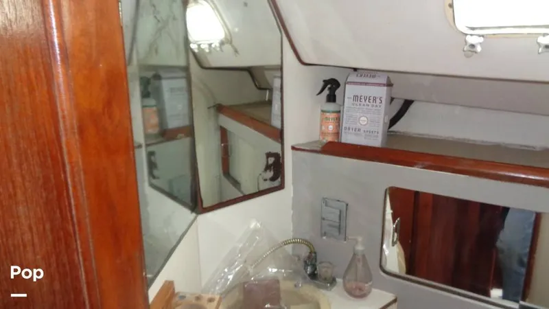 Slide: The Image of Hunter 31 1983 - 12168346