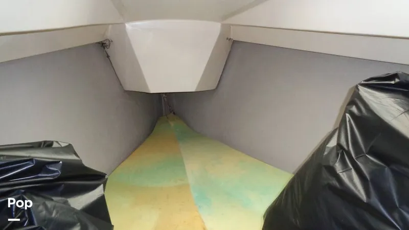 Slide: The Image of Hunter 31 1983 - 12168348