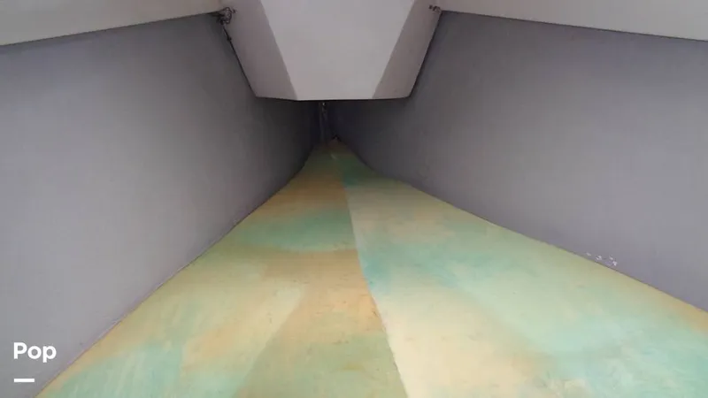 Slide: The Image of Hunter 31 1983 - 12168349