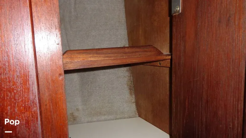 Slide: The Image of Hunter 31 1983 - 12168351