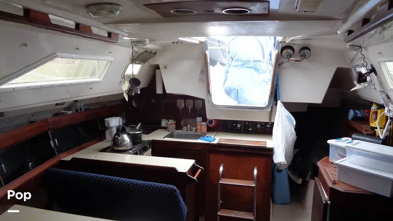 Slide: The Image of Hunter 31 1983 - 12168353